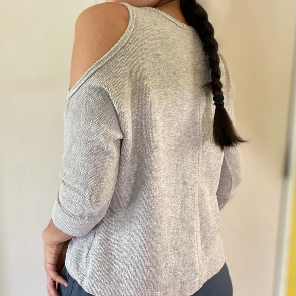 Shoulder Cut-out Sweater - Picture 1 of 4